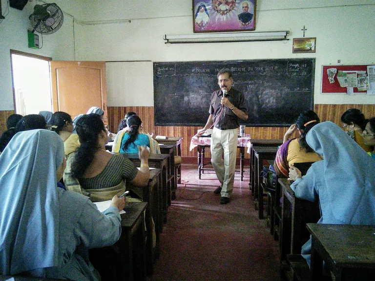 ’Train the trainers’ programme (English) at Holy Family CGHS, Thrissur