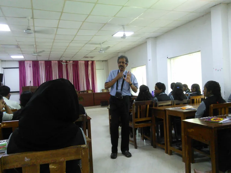 An English session to the MBA students of Calicut University at Dr. John Matthai Centre