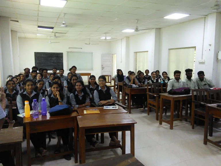 An English session to the MBA students of Calicut University at Dr. John Matthai Centre